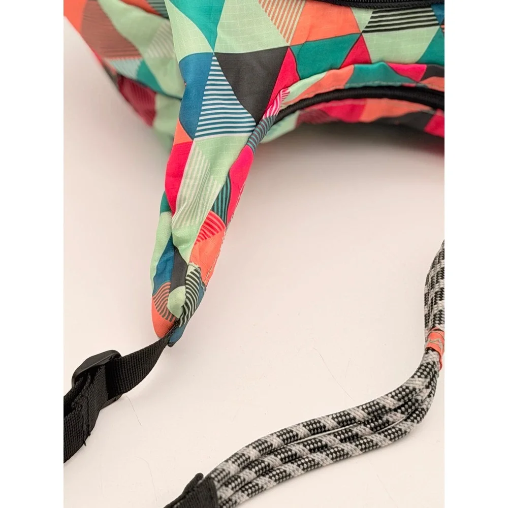 KAVU Keepalong Crossbody Bag Geometric Triangle Print Rope Strap Multicolor